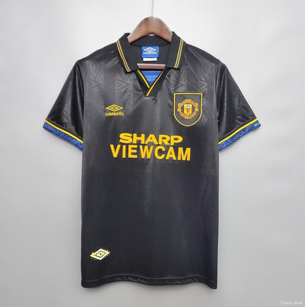 RETRO MANCHESTER UNITED AWAY KIT 93/95